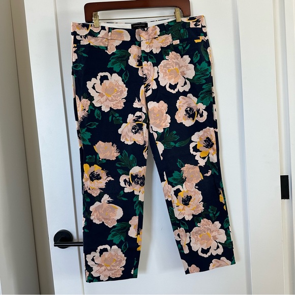 Banana Republic Pants - Banana Republic Floral Print Cropped Pants